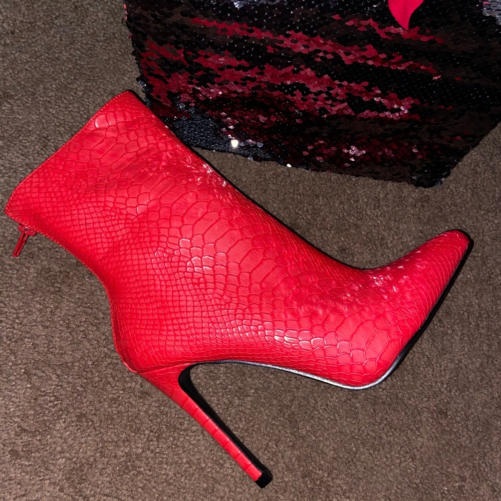 Red Snakeskin Boot 🔥 - Picture 2 of 5